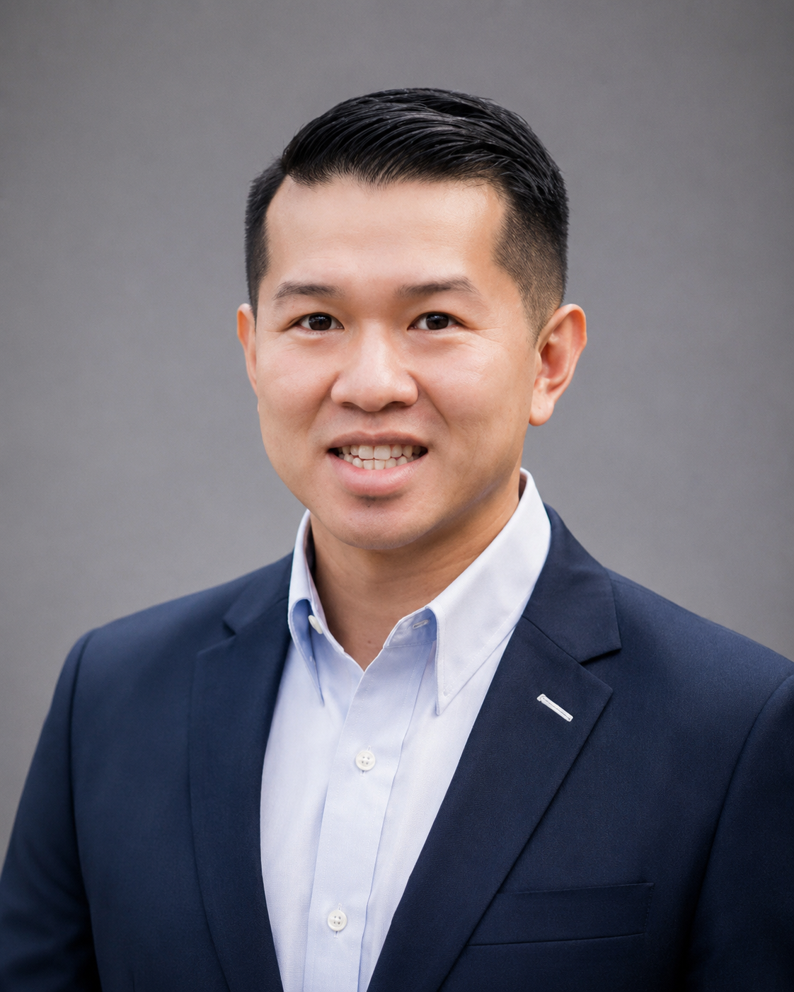 Dr. Denny Le, DPM, custom orthotics specialist in Portland, Oregon